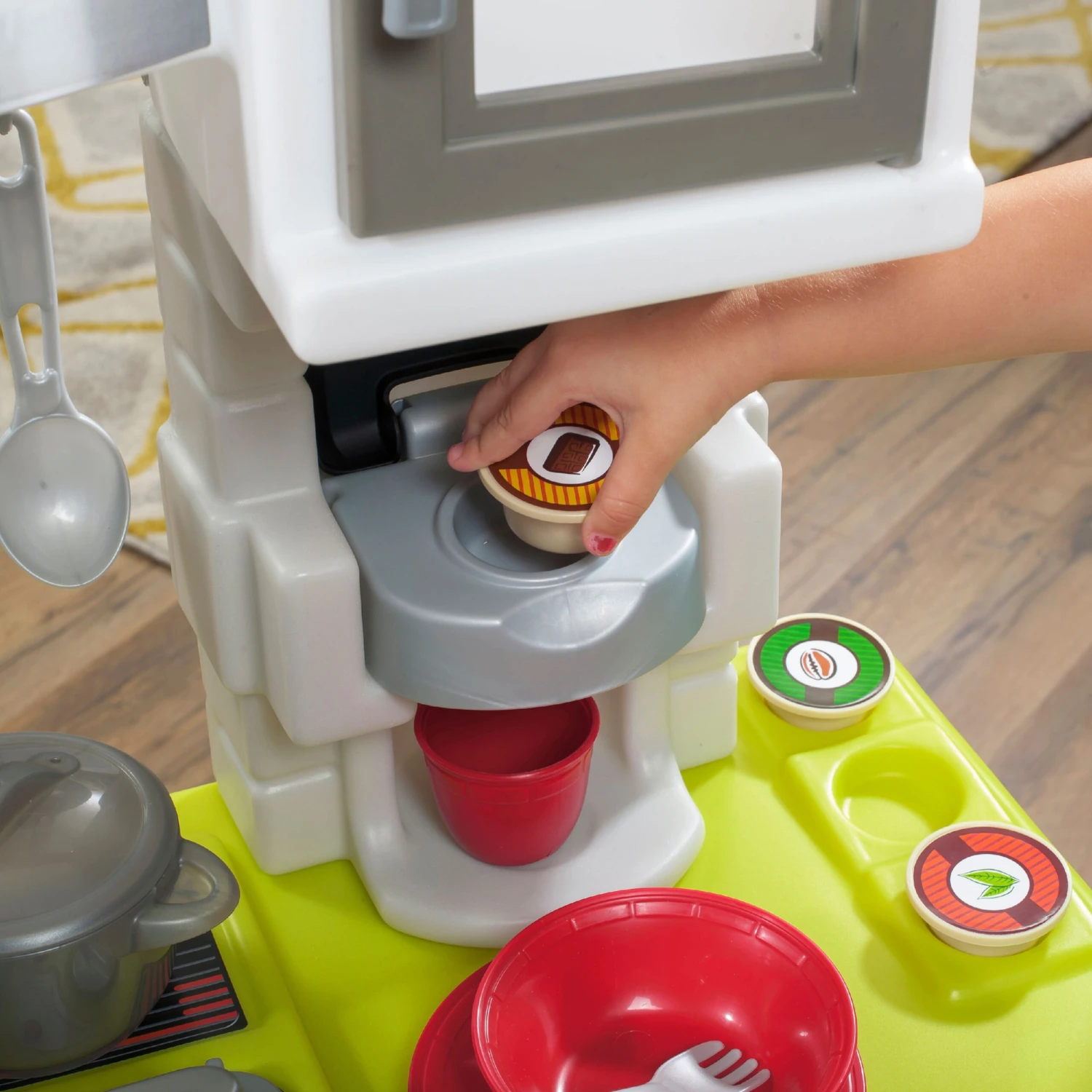 Step2 Contemporary Chef Brown And White Toddler Plastic Play Kitchen 6 Step2 Contemporary Chef Brown And White Toddler Plastic Play Kitchen - Image 6