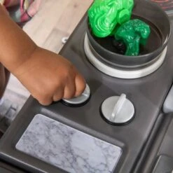 Step2 Grand Walk-in Classic Kitchen & Grill - 118pc -Step2 GUEST 82cf2f9a 48ef 45e8 8b84 5a800665fc4a